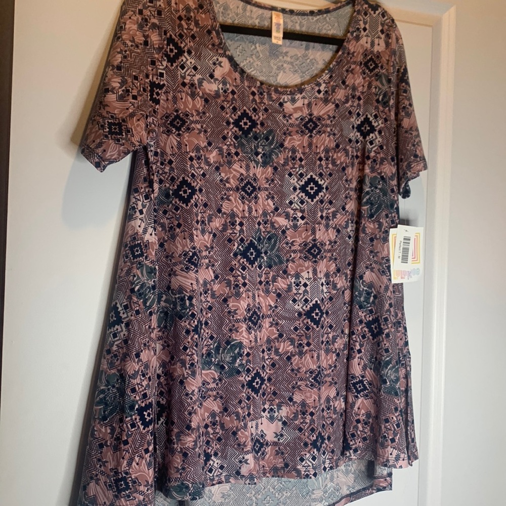 New with tags Lularoe Perfect t.